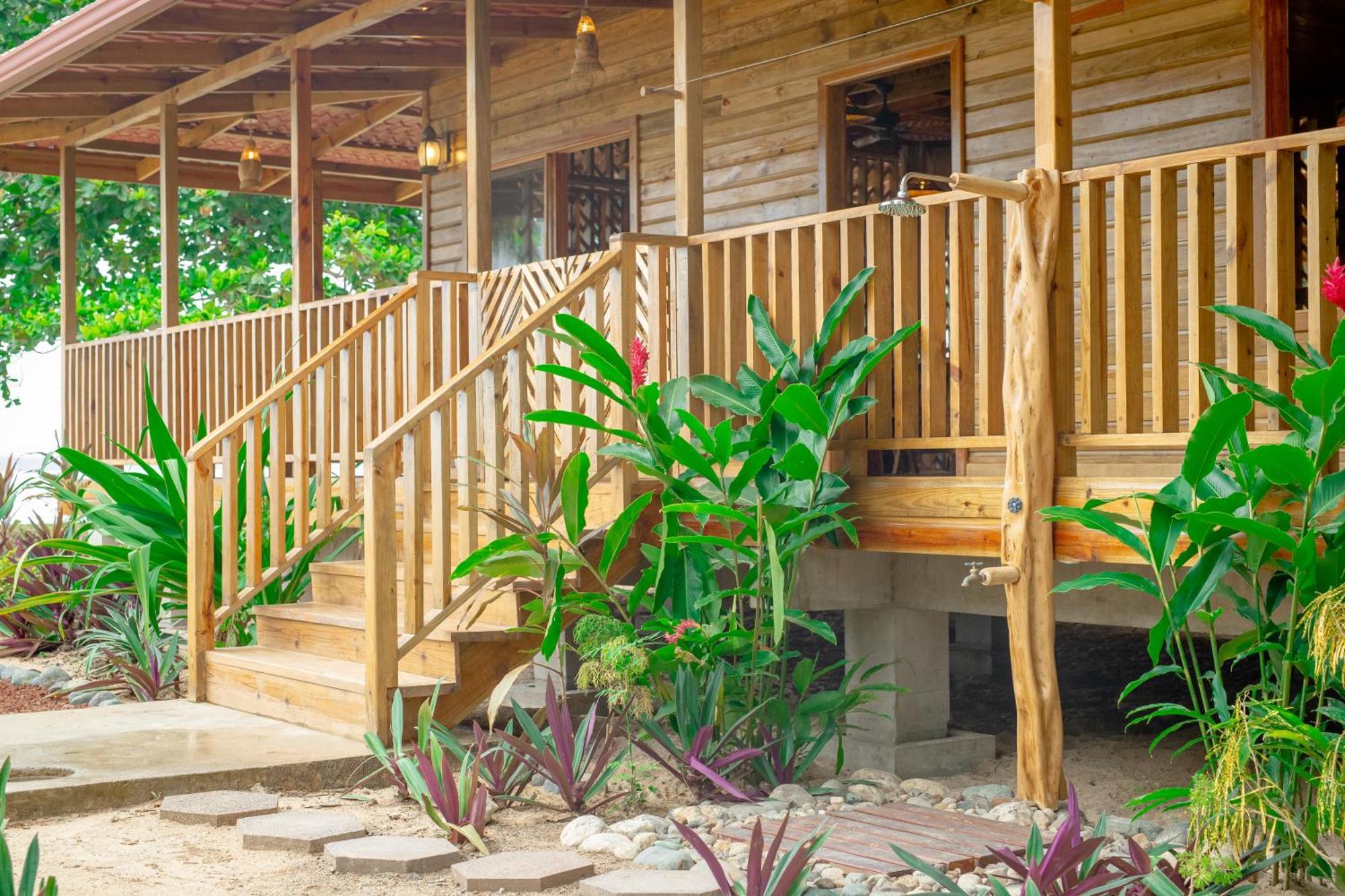 Casa Cayuco Eco-Adventure Lodge Bocas del Toro Exterior foto